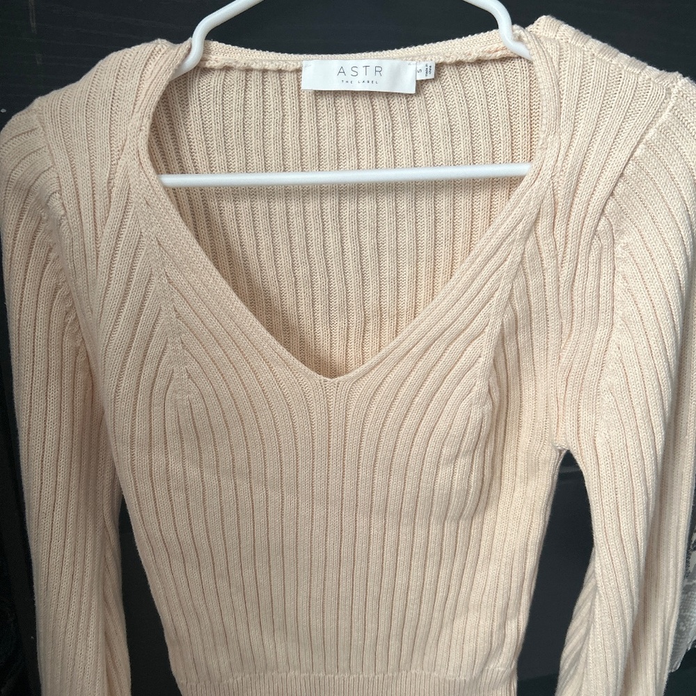 V-neck knitted sweaters